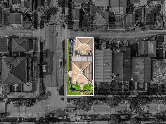 4th image of 3403 E 26th Ave