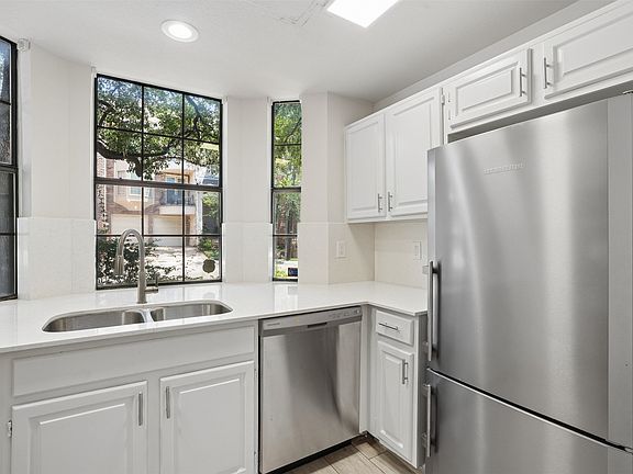 4th image of 4307 Gilbert Ave APT 302