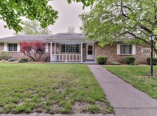 1503 Devonshire Dr, Champaign, IL 61821