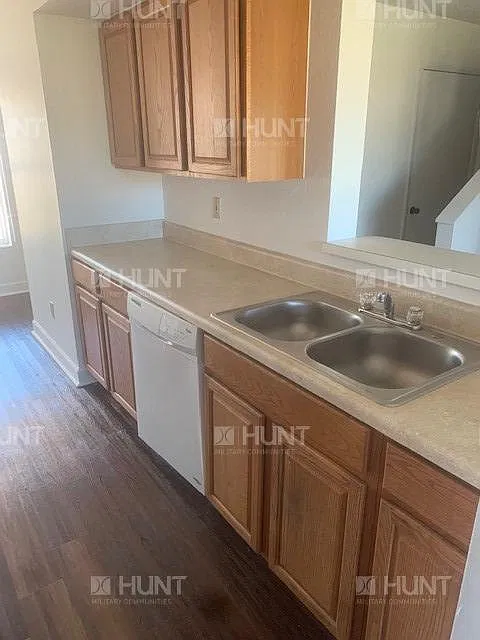 2 bed, 1.5 bath, 1200 sqft, $2,100 — Photo 4