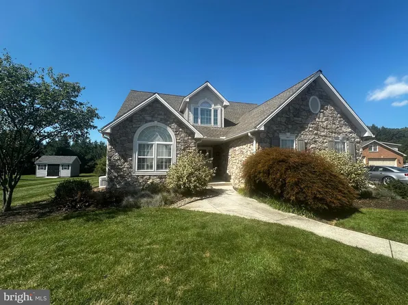 393 Alison Ave, Mechanicsburg, PA 17055