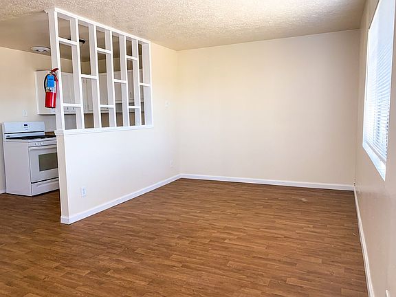3rd image of 1800 Carlisle Blvd NE APT F