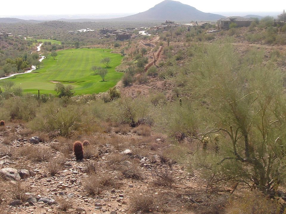 view of Gary Pank golf course