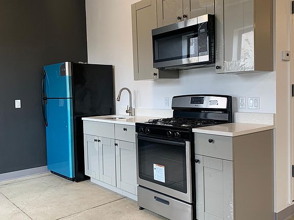 2nd image of 10 Saint Casimir Ave