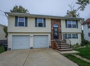94 W 5th Ave, Berea, OH 44017