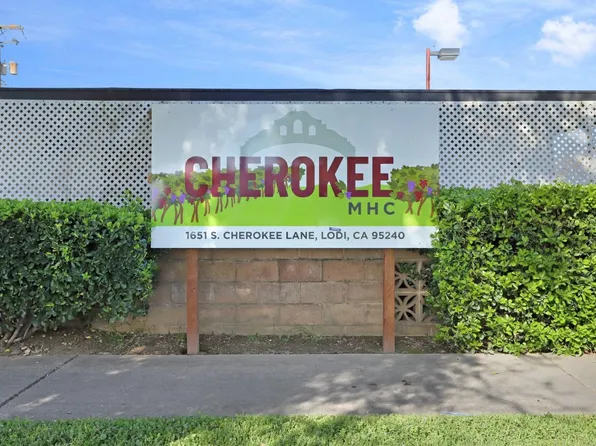 1651 S Cherokee Ln Space 36, Lodi, CA 95240