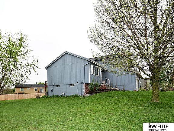 3rd image of 2903 Yorktown St