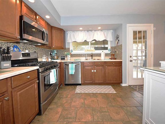 2nd image of 2529 Westrick Dr