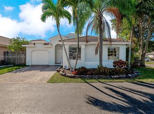 15718 SW 80th Ln, Miami, FL 33193