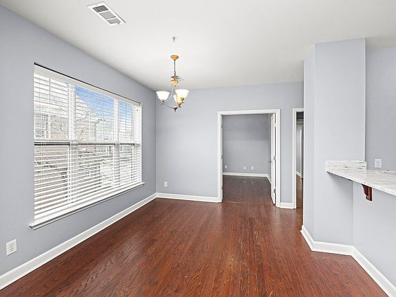3rd image of 2310 Elliott Ave APT 607