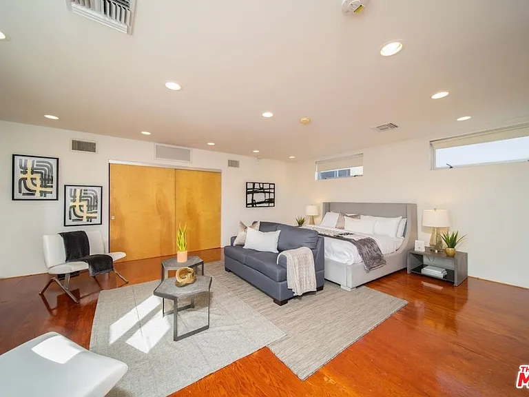46 Rose Ave — Photo 33