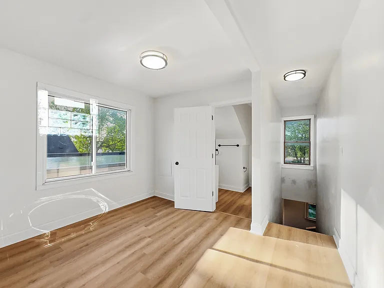 329 W Muir Ave — Photo 6