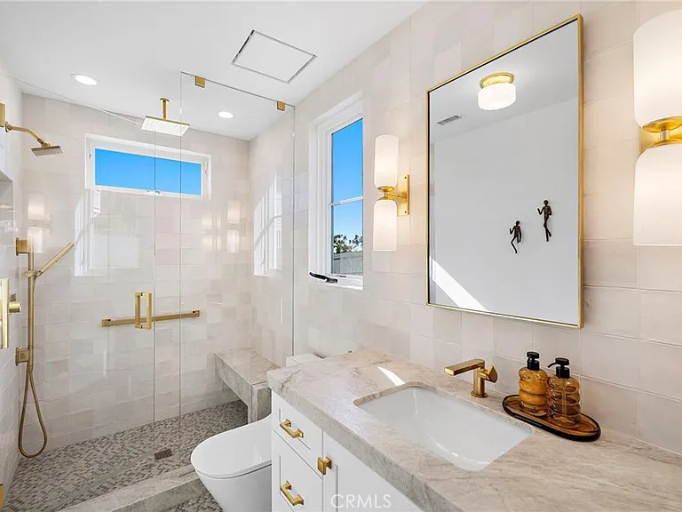 690 Cuprien Way — Photo 7