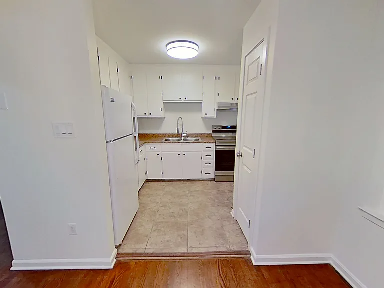122 S Shenandoah Ave — Photo 2