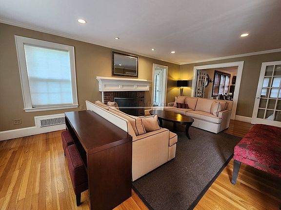 2nd image of 145 Hawthorn Rd