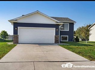 3832 McIntosh Dr NW, Rochester, MN 55901