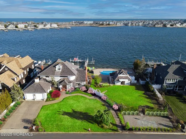 292 Dutchmans Point Road, Mantoloking, NJ 08738