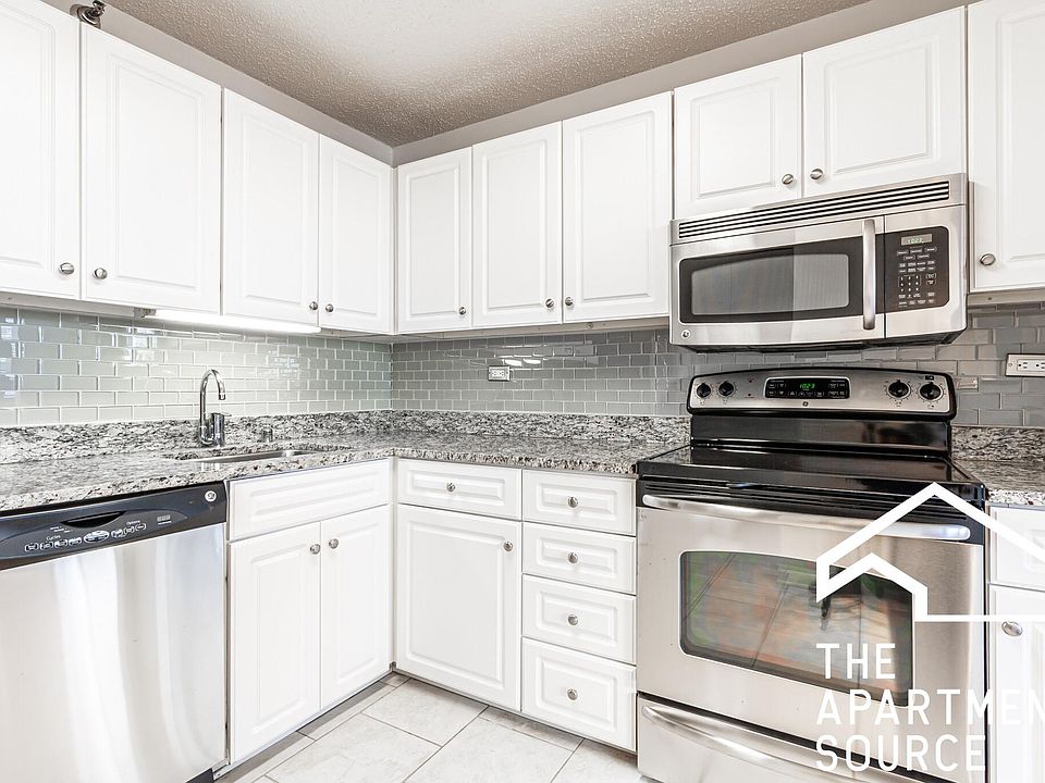 1st image of 752 N Rush St #1504