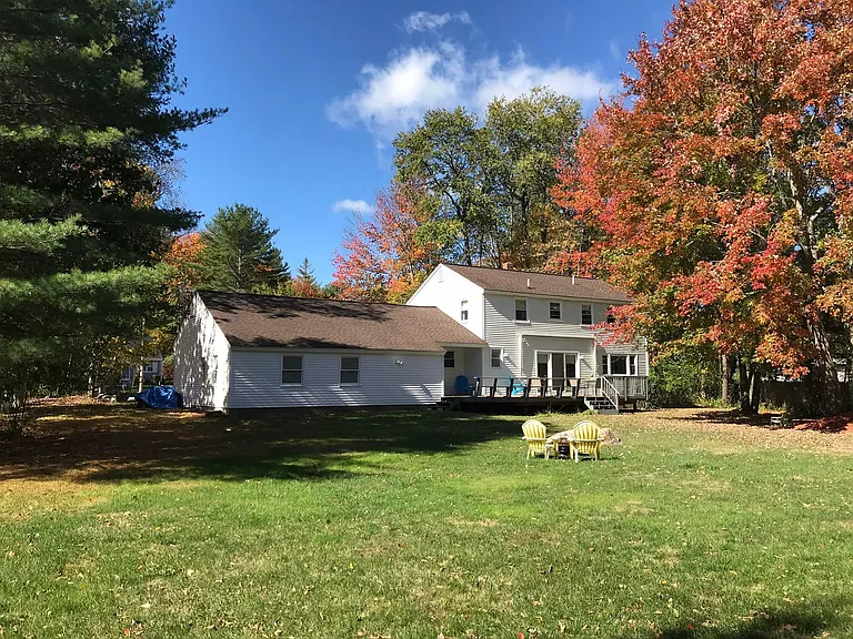 402 W Elm St — Photo 2