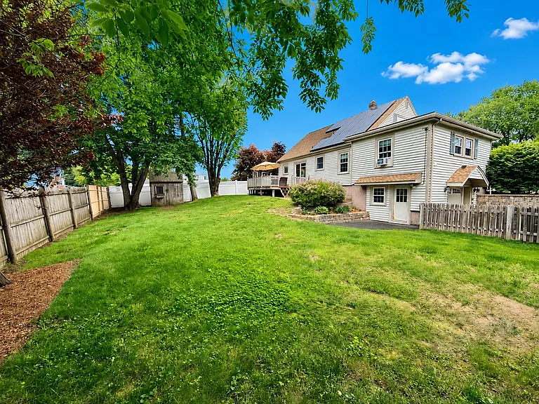 101 Mann St — Photo 38