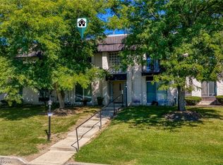 8455 N Akins Rd APT 201, North Royalton, OH 44133