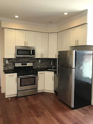 Rented by Bond New York | media 13