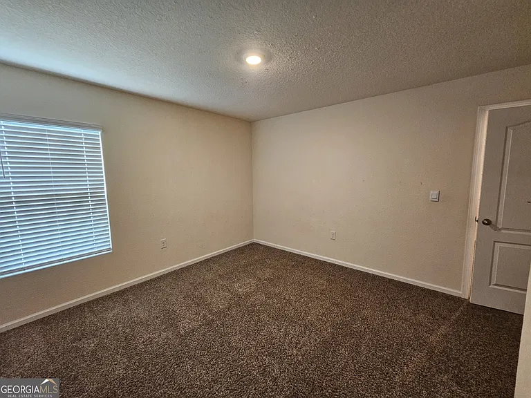 137 Teakwood Dr — Photo 1