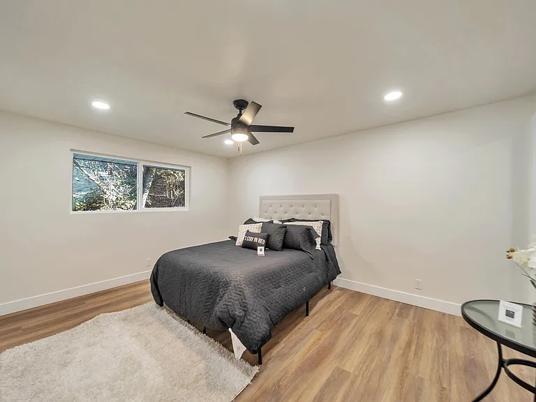 552 Chelsea Dr — Photo 19
