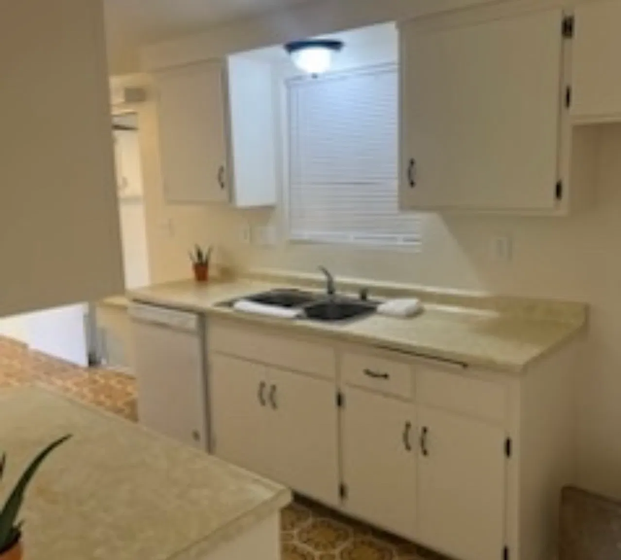 3 bed, 1038 sqft, $1,595 — Photo 4