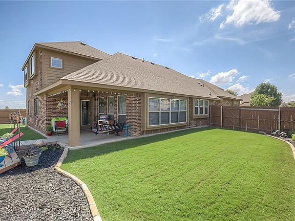 5th image of 1320 Catherine Ln