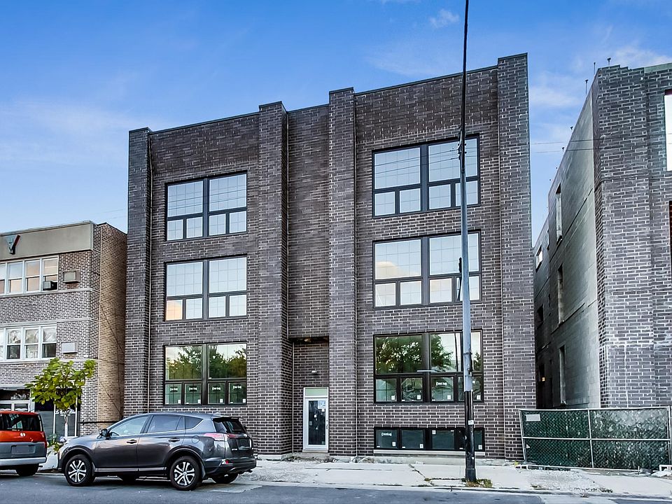 1st image of 5824 N Lincoln Ave #3B