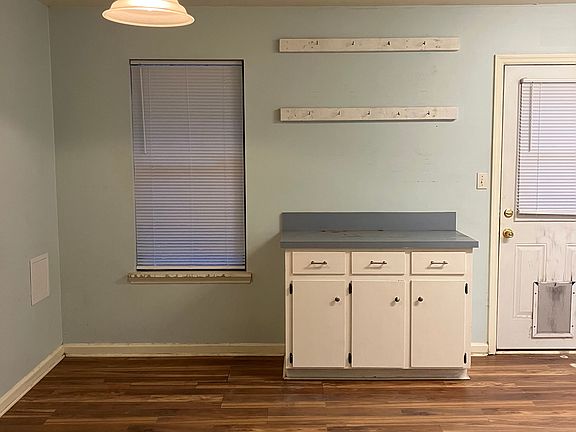 3rd image of 2212 Hickory Ct