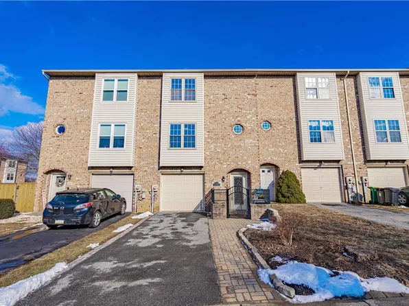 211 Ridgeview Dr, Alburtis, PA 18011