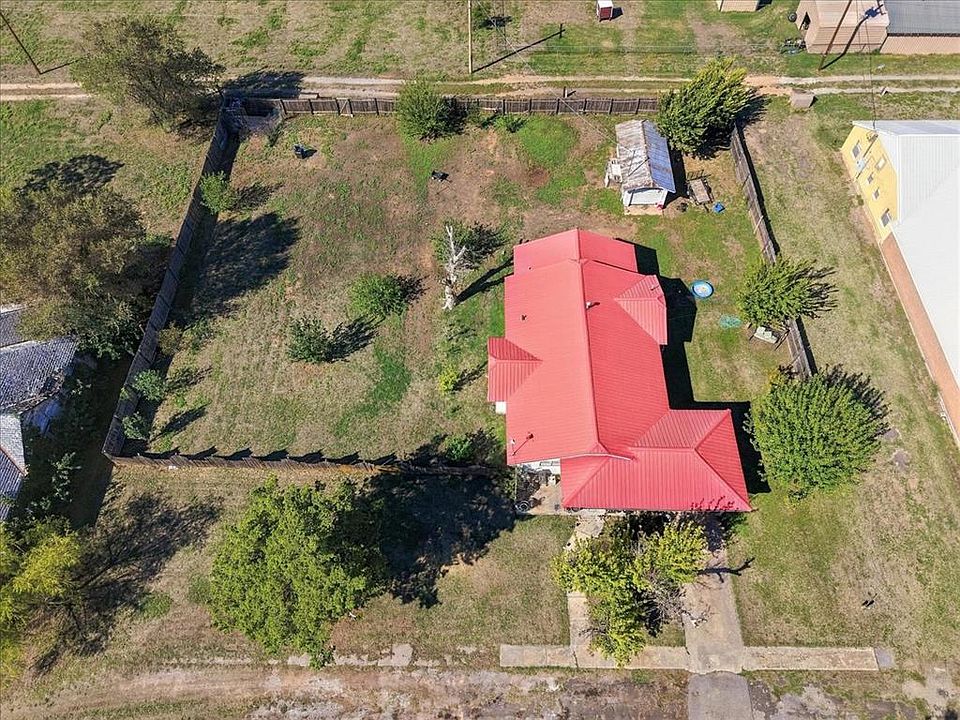 26th image of 313 S Magnolia Ave