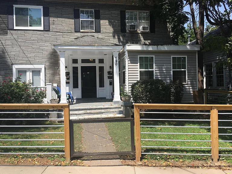 790 Monroe Dr NE #3 — Photo 1