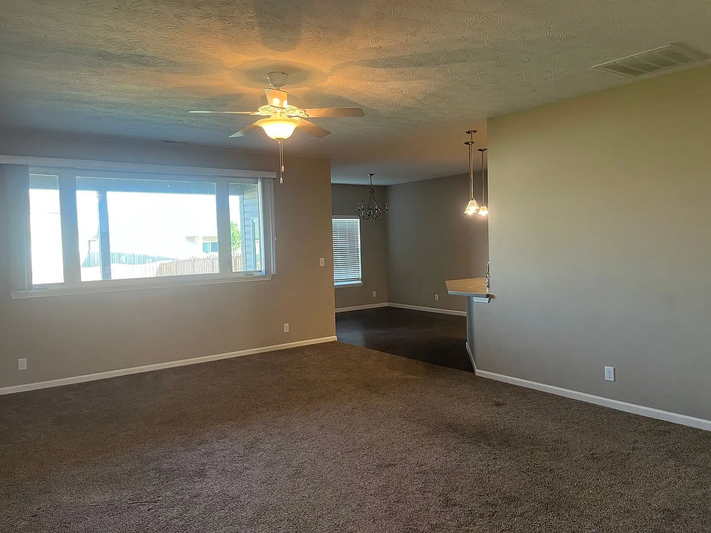 Beautifully Designed 3BR Home in Lafayette High Ceilings & Outdoor Charm — Photo 3