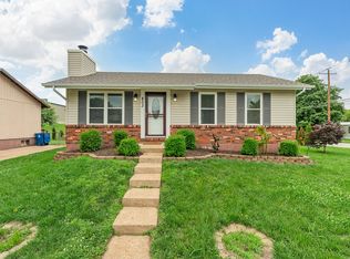 803 Matthews Dr, Fenton, MO 63026