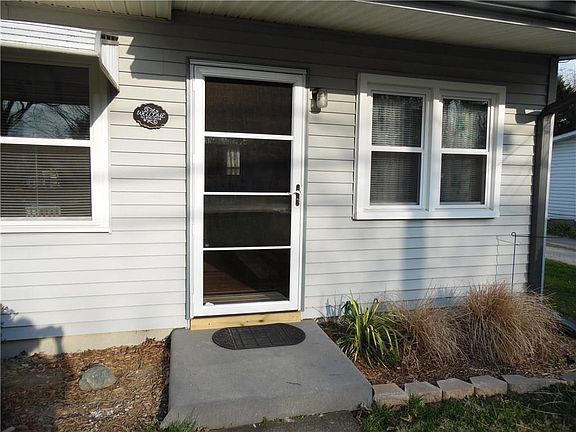 3rd image of 1804 Meridian St