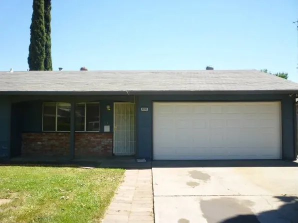 9058 Salmon Falls Dr, Sacramento, CA 95826