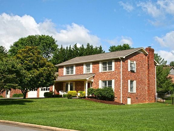 2nd image of 706 Douglas Dr