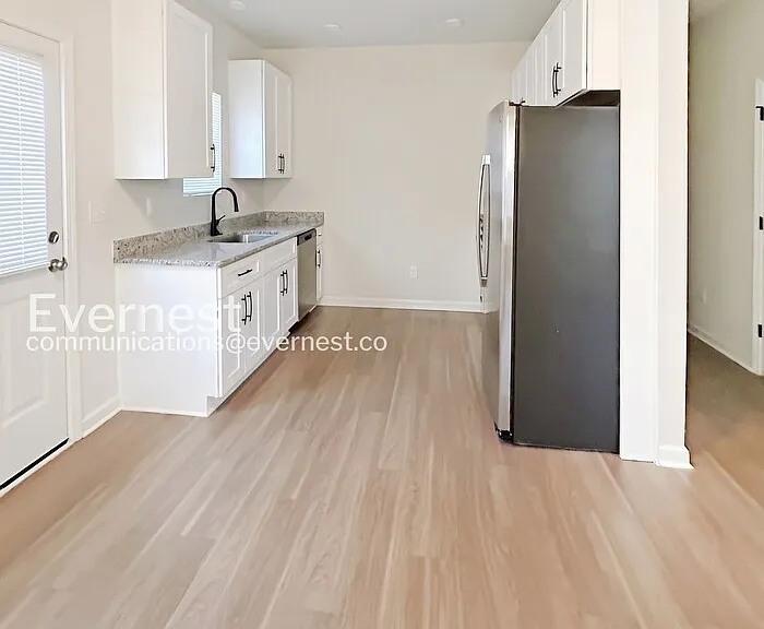 1109 Goldsboro Ave — Photo 4