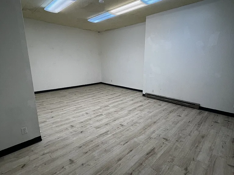 413 W Railroad Ave #1 — Photo 4