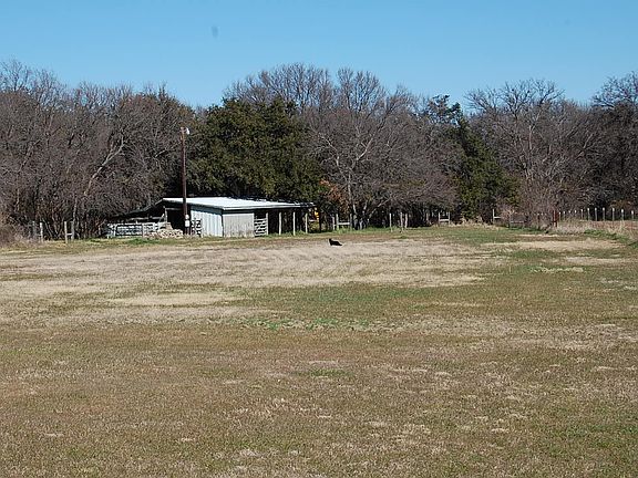 2nd image of 3225 Weatherford Hwy