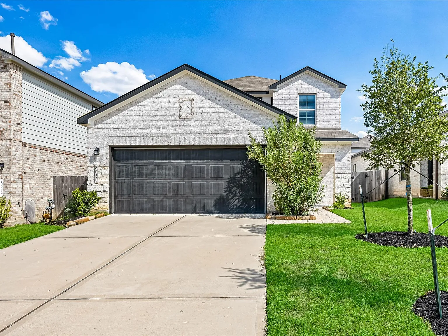 4 bed, 2.5 bath, 2546 sqft, $2,400 — Photo 1