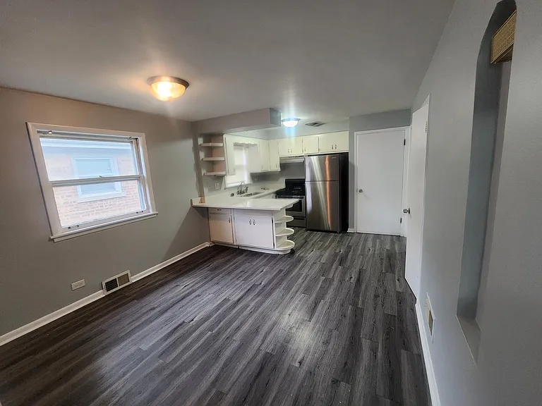 12428 S Laflin St — Photo 11