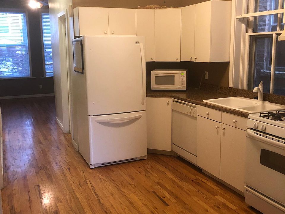 1st image of 1032 N Wood St #1