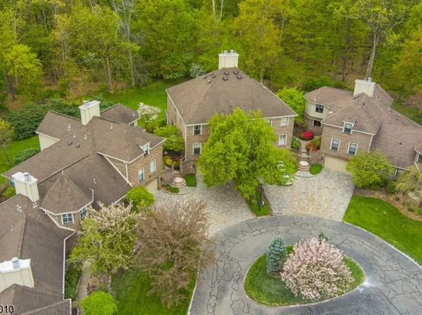 10 Casper Ct, Florham Park Boro, NJ 07932