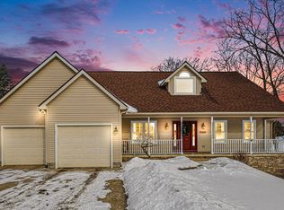 13574 Orchard Ct, Gregory, MI 48137