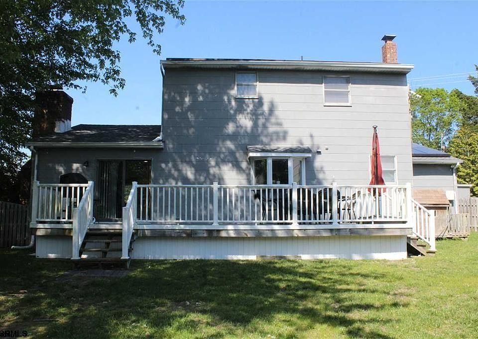 2nd image of 409 Oak Ave