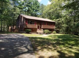 888 Knotty Oak Rd, Coventry, RI 02816
